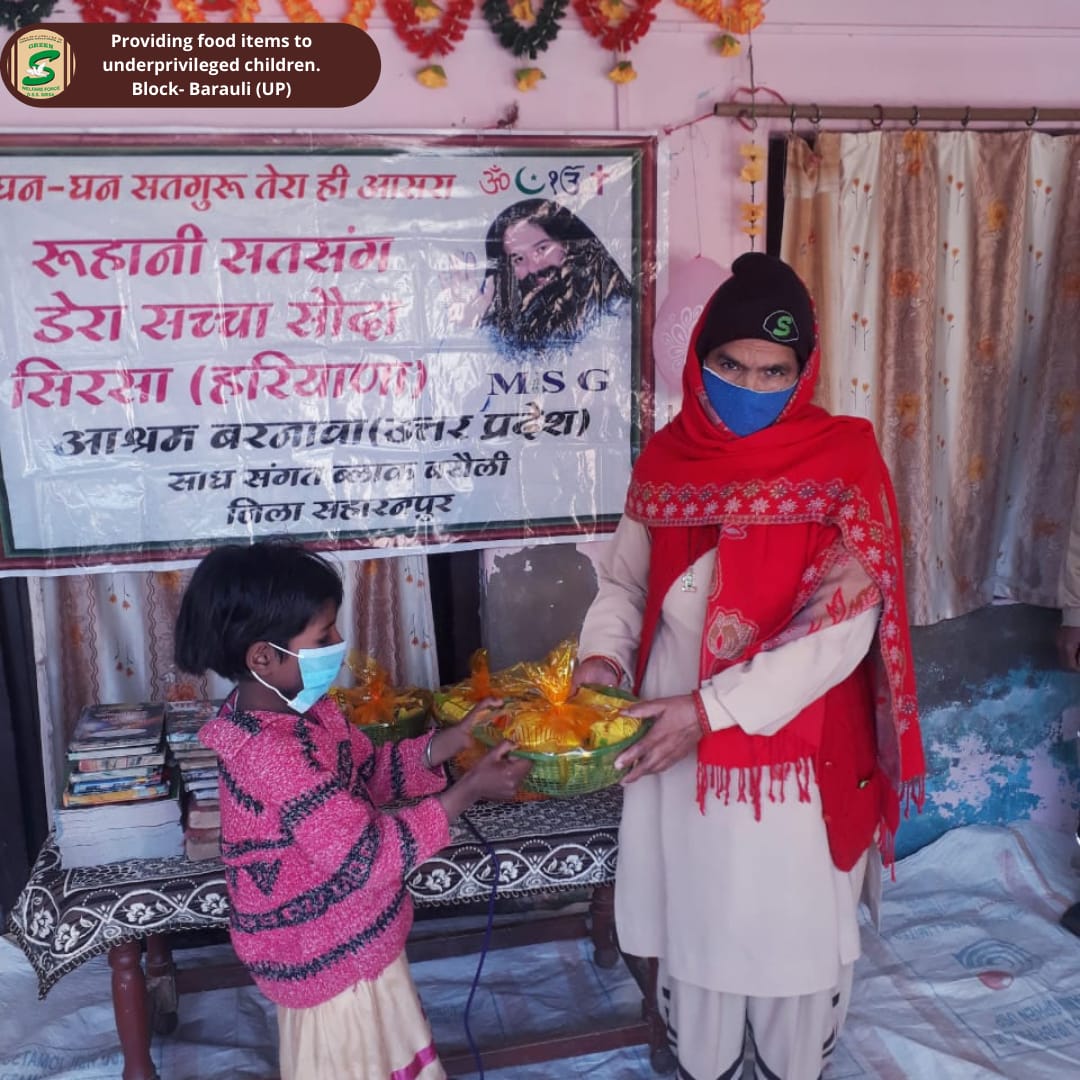 GreenSwelfares's tweet photo. Helping the underprivileged and orphan children for their treatment and providing food items to them | DSS Volunteers | Barauli, UP
#138WelfareWorks #food #foodbanks #DeraSachaSauda #SaintDrGurmeetRamRahimSinghJi #SaintDrMSG https://t.co/hoiyghy7p9