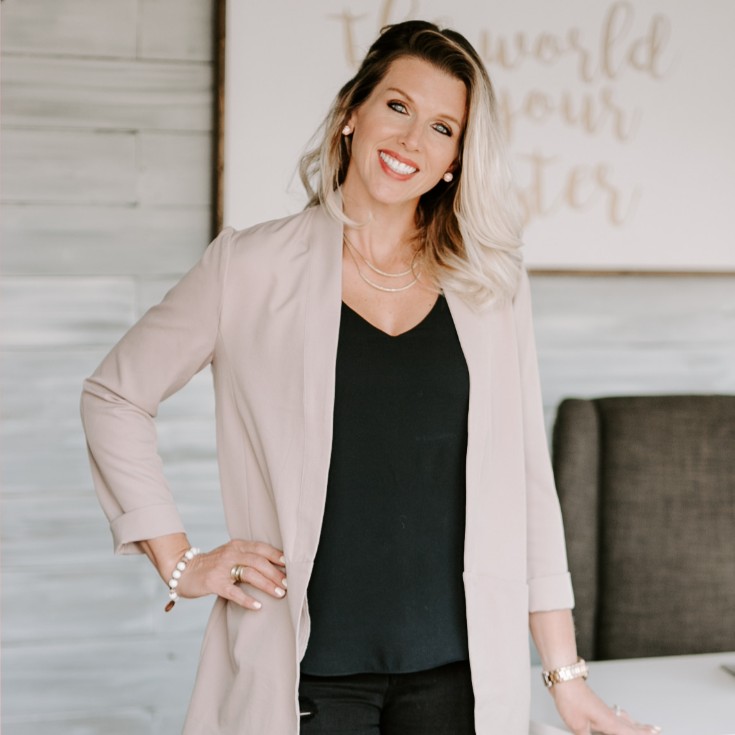 If you were to combine Beverley Goldberg, Tony Robbins, Hal Johnston &amp; Joanne McLoed, Mel Robbins, John Maxwell and Martha Stewart with BETH DUTTON - you would get Lacey Owens!

Hi! I'm Lacey Owens! I am a Professional Speaker, Course Creator, and Personal Development Coach!