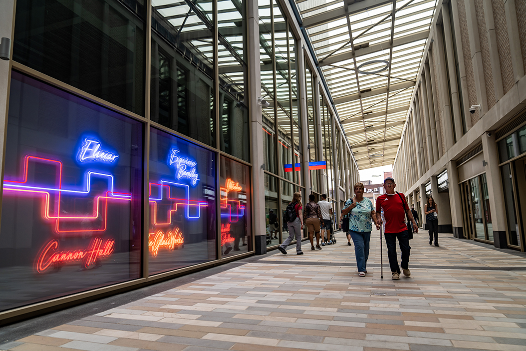Delivering daylight to a major town centre regeneration project: <a href="/LareineEng/">Lareine Eng</a> installed a 1550 sq m double glazed canopy and smoke curtains at the Glass Works, Barnsley. Read more: bit.ly/3siI0nK

#urban #regeneration #towncentre #project