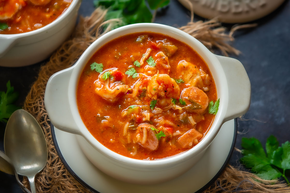 Jambalaya Soup is a take on the classic Jambalaya, an American Cajun and Creole dish of rice. This hearty soup is loaded with the goodness of all the Jambalaya flavors but instead of being served on a bed of rice, it is served in a bowl.
whiskaffair.com/jambalaya-soup…