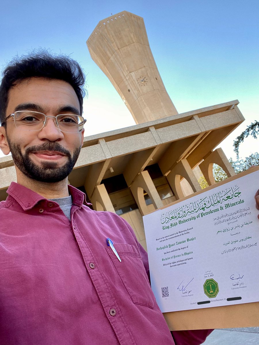 7othayfah's tweet photo. الحمدلله على التمام ✨😁✨

استلمت الوثيقة 😍😭

أفخم مين يكتب اسمي والله ☹️💚 https://t.co/pz2xkuUzum