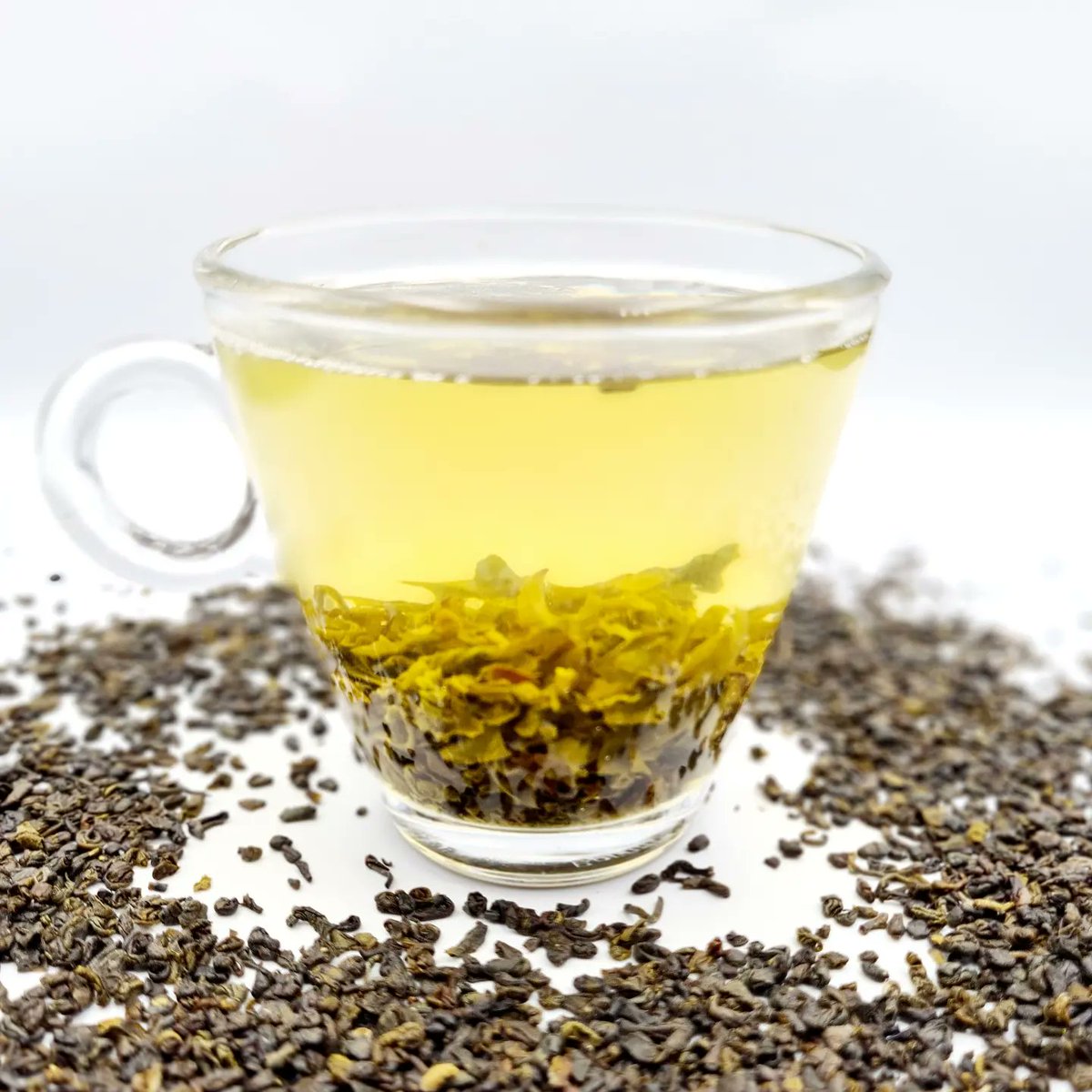 Watching tea leaves unfurling can be a relaxing experience. 
We often find that the smaller tea leaves are, before they are infused, the more hypnotic they can be. 

#greentea #tealeaves #teaphotography #teasubsciption #tea #infuser #tealover #teabenifits #looseleaf #LooseLeafTea