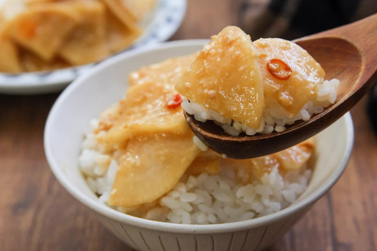 つまみ食いが止まらなくなっちゃう美味しさ？！「大根」を使ったご飯のお供レシピ！