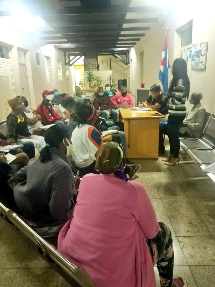 #Cuba La #ConsultaPopular del Proyecto de #CódigodelasFamilias es un proceso de diálogo, razones y argumentos. Continuemos aportando. #TodosLosDerechosParaTodasLasPersonas #CubaVive #CubaViveEnLasFamilias 
pcc.cu/noticias/la-co…