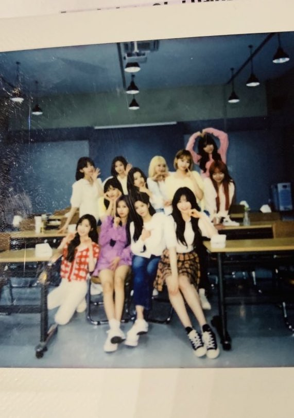 yyujinationn's tweet photo. happy 1200 days to my forever home, izone.

#IZ00DaysWithIZONE
#아이즈원과_함께한_IZ00일
@official_izone https://t.co/BSVXzuZKf9