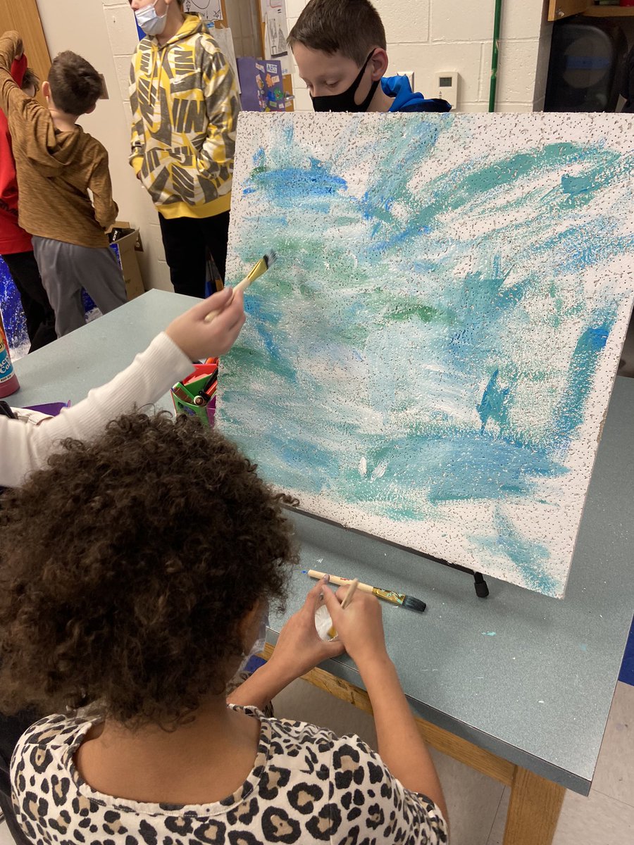 trinityareaarts's tweet photo. I love busy mornings in the art room to start my day! 💙😊 @trinityareaarts @KeruskinPete #trinitysouth #elementaryart https://t.co/ylNk0bBMYU