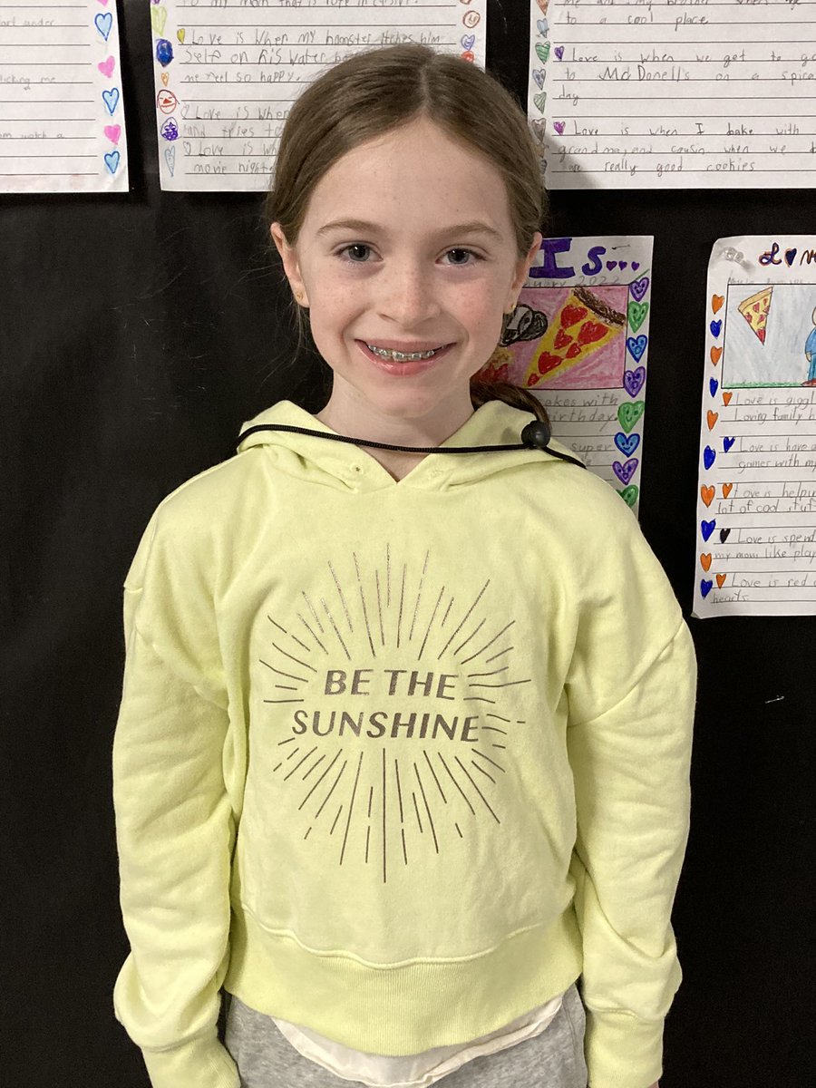 A always brings the sunshine ☀️💛 what a great sweatshirt for a gloomy day. Be someone’s sunshine today!