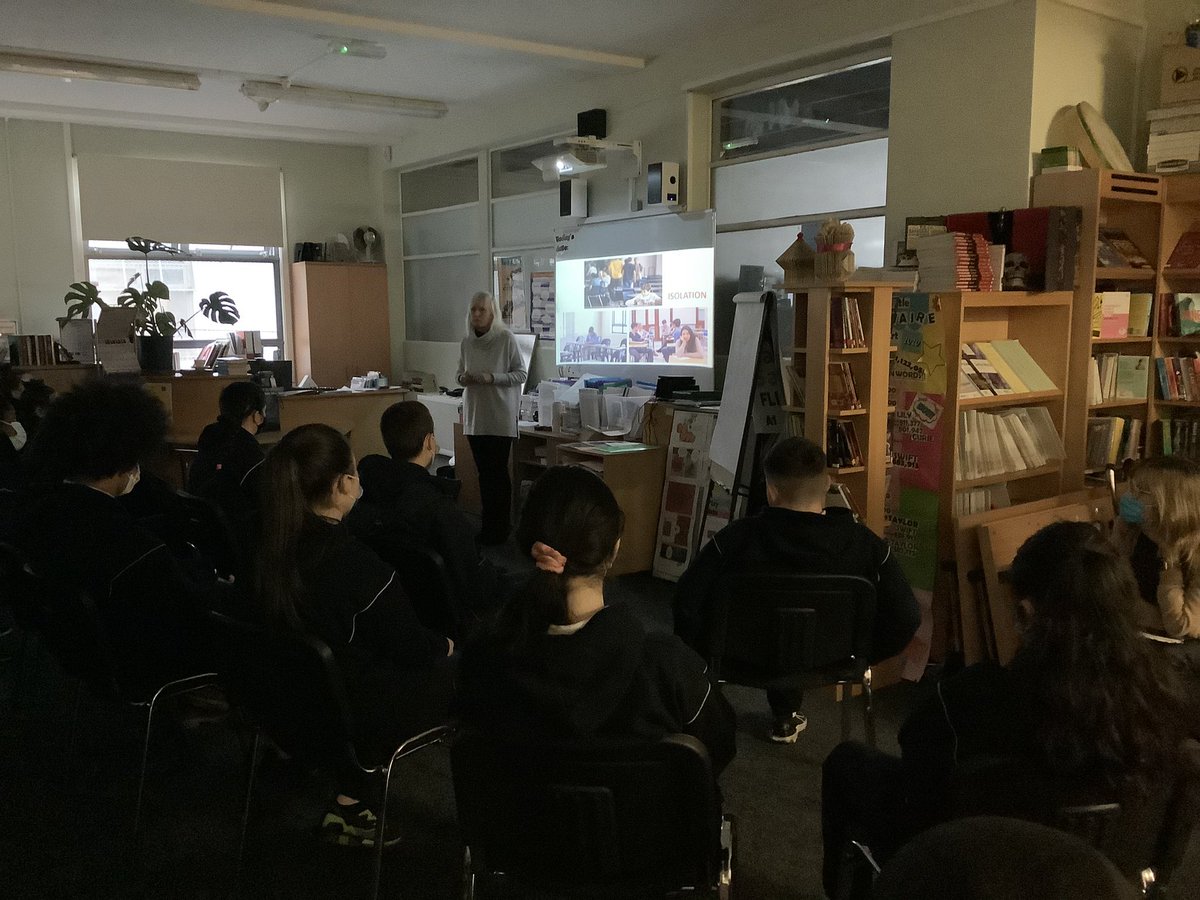 ellenfieldlib's tweet photo. Thanks to Monica Rowe of #KeyConversations on #internetsafetyday for her talks on social media, anti-bullying and resilience. Parent Zoom with Monica this evening: details have been sent home! #sphe #kindness #wellbeing @cdetbcdu @jcsplibraries @macc_whitehall https://t.co/Cwq7uJMLLz