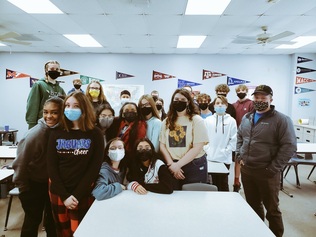 AVID8GMS's tweet photo. @GMSJags @CPSAVID  students were so excited to hear about veterinarian school from @mizzou alum Hadley Williams  #AVID4College https://t.co/SFBSO7EDUW