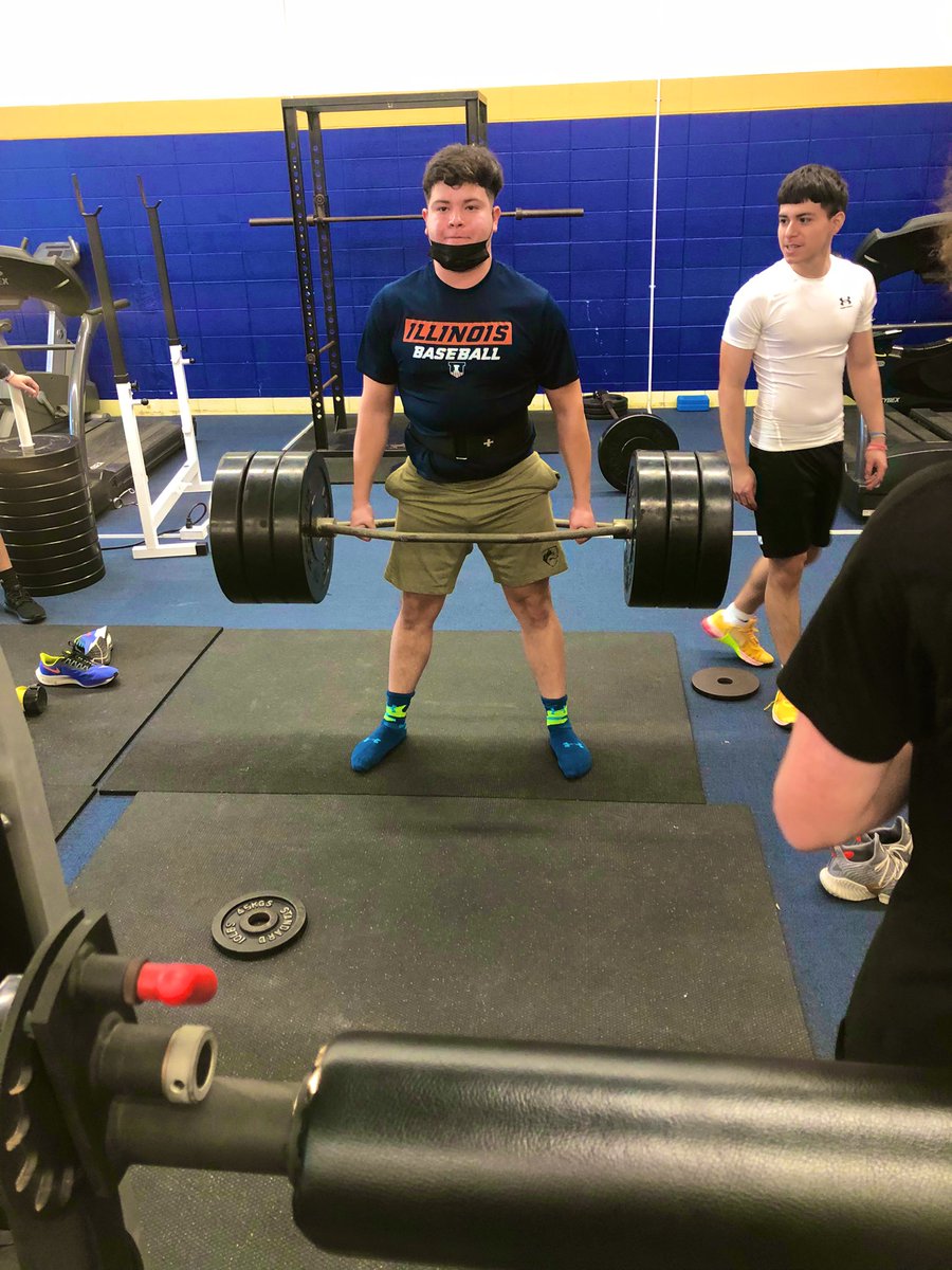 NollBaseball's tweet photo. Great workout session in the weight room early this morning. Max out day 💪🏼💪🏼 Always a good sign when we have to kick out our young men so they can get to first period on time. #gains #TuesdayFeeling https://t.co/Z2B3F3wG0Y