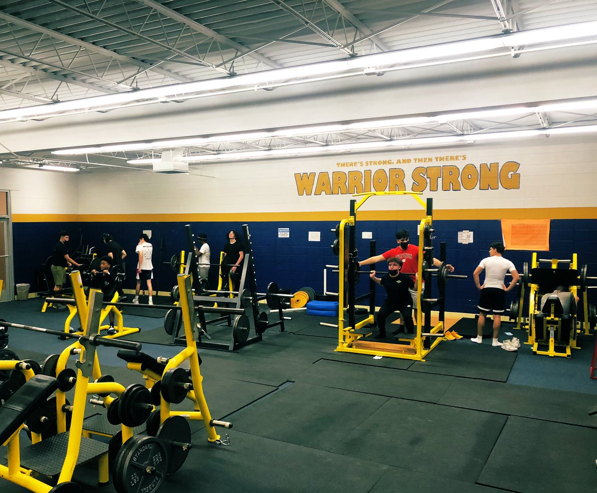 NollBaseball's tweet photo. Great workout session in the weight room early this morning. Max out day 💪🏼💪🏼 Always a good sign when we have to kick out our young men so they can get to first period on time. #gains #TuesdayFeeling https://t.co/Z2B3F3wG0Y