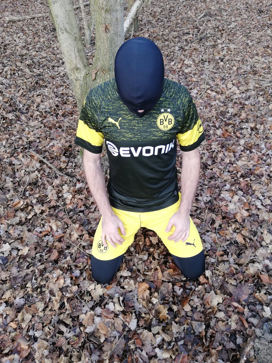 Roderick092's tweet image. A good sub @SubSportsBoy1 makes time for his master and sacrifices his lunch break to serve the master.
Isn't he a good sub?

He served me well and enjoyed 💦 😈