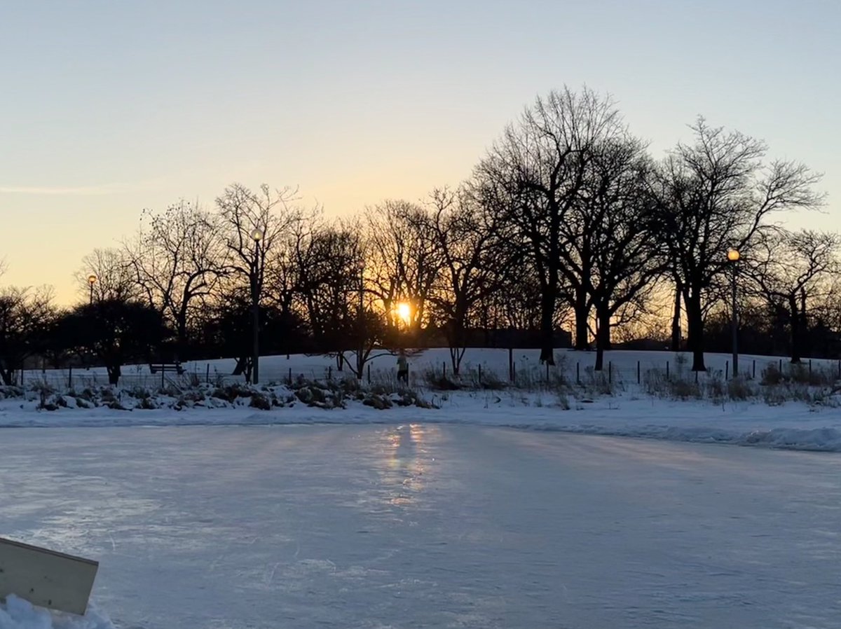 jcfclark's tweet photo. Early morning outings in the winter never disappoint. https://t.co/8o214aRkJ7