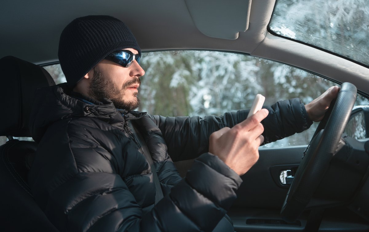 RCMPNS's tweet photo. Winter driving is challenging enough. Ice you can & can’t see. #NSStorms that bring whiteouts. Snow banks preventing you from seeing pedestrians on sidewalks. So why add more distractions? It’s simple: buckle⬆️, cell ⬇️, drive for the conditions, & arrive safely! #TrafficTuesday. https://t.co/SgZBwllUYv
