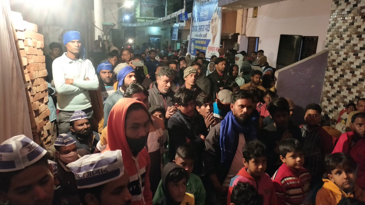 malik_raheesh's tweet photo. उत्तराखंड रुड़की में राजस्थान प्रदेश प्रभारी  आजाद समाज पार्टी रईस अहमद मलिक जी पार्टी प्रत्याशी गुलबहार जी के लिए चुनावी सभा करते हुए चुनाव चिन्ह केतली भाई चंद्रशेखर आजाद जिंदाबाद https://t.co/dMxKoSVMVo