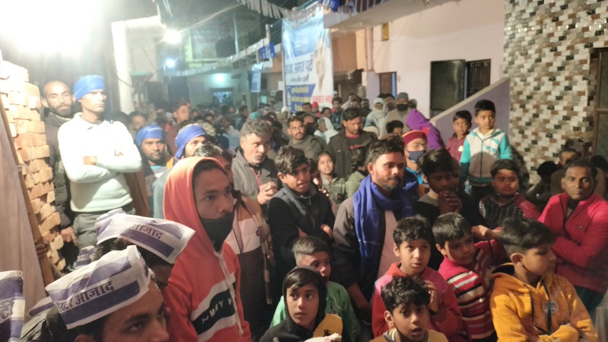 malik_raheesh's tweet photo. उत्तराखंड रुड़की में राजस्थान प्रदेश प्रभारी  आजाद समाज पार्टी रईस अहमद मलिक जी पार्टी प्रत्याशी गुलबहार जी के लिए चुनावी सभा करते हुए चुनाव चिन्ह केतली भाई चंद्रशेखर आजाद जिंदाबाद https://t.co/dMxKoSVMVo