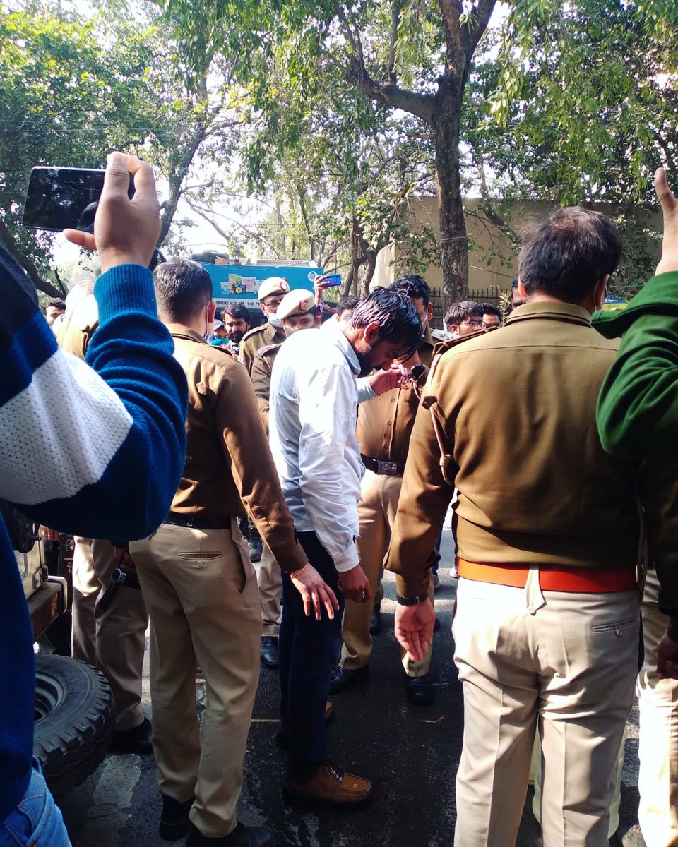 _kamaltiwari's tweet photo. I am Kamal Tiwari, from AAP. I'm the first year student of MA, Buddhist Dept.  DU.

We, the students of DU were fighting at Arts Faculty, College of Delhi regarding the Reopening of DU.
The VC should leave and the DU ought to be resumed.
Do just the rich merit education? (1/2) https://t.co/vKS3o3AvPR