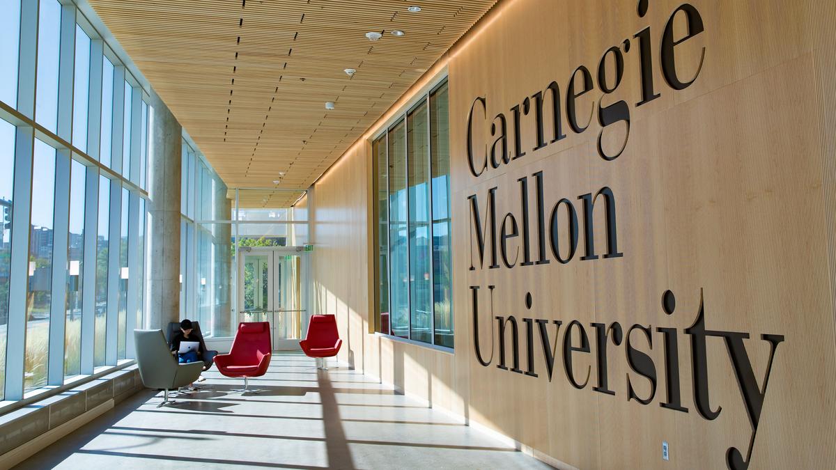 iDesignEDU's tweet photo. .@CMUInnovation has chosen #instructionaldesign firm @iDesignEDU to collaborate with @CarnegieMellon in a new endeavor that will launch stackable credentials in Product Management &amp; Innovation.

https://t.co/Bh2zkDbwCq

#highereducation #onlinecourses #partnerships #highered https://t.co/NLTpO0bsLw