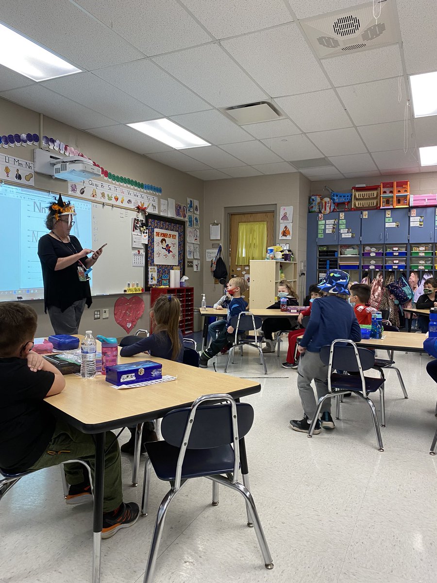 Saville Kindergarten playing a Granny Wacky prize after debriefing about a few spleems (funny a,b,c song holding their nose) #wecandohardthings #Savillefamily #WeAreMRLS <a href="/pax_gbg/">PAX GBG Official</a>