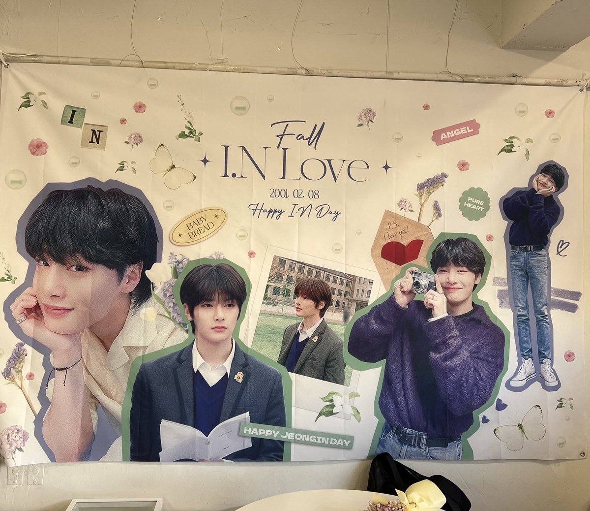 shyhsj0103's tweet photo. #Falling_IN_Loveday 
#전_영원한_아기빵이라면서요
컵롤더가 풋풋한 정인이의 모습을 너무 잘 담고 있어서 꼭 들려야겠다고 생각했던 곳이얐는데 역시나 정말정말 예뻤어요🤍 8일에만 오느라 눈으로 밖에 못봤지만 마테 실물도 볼 수 있어서 좋았어요👍👍 https://t.co/eXmtUjDgzw