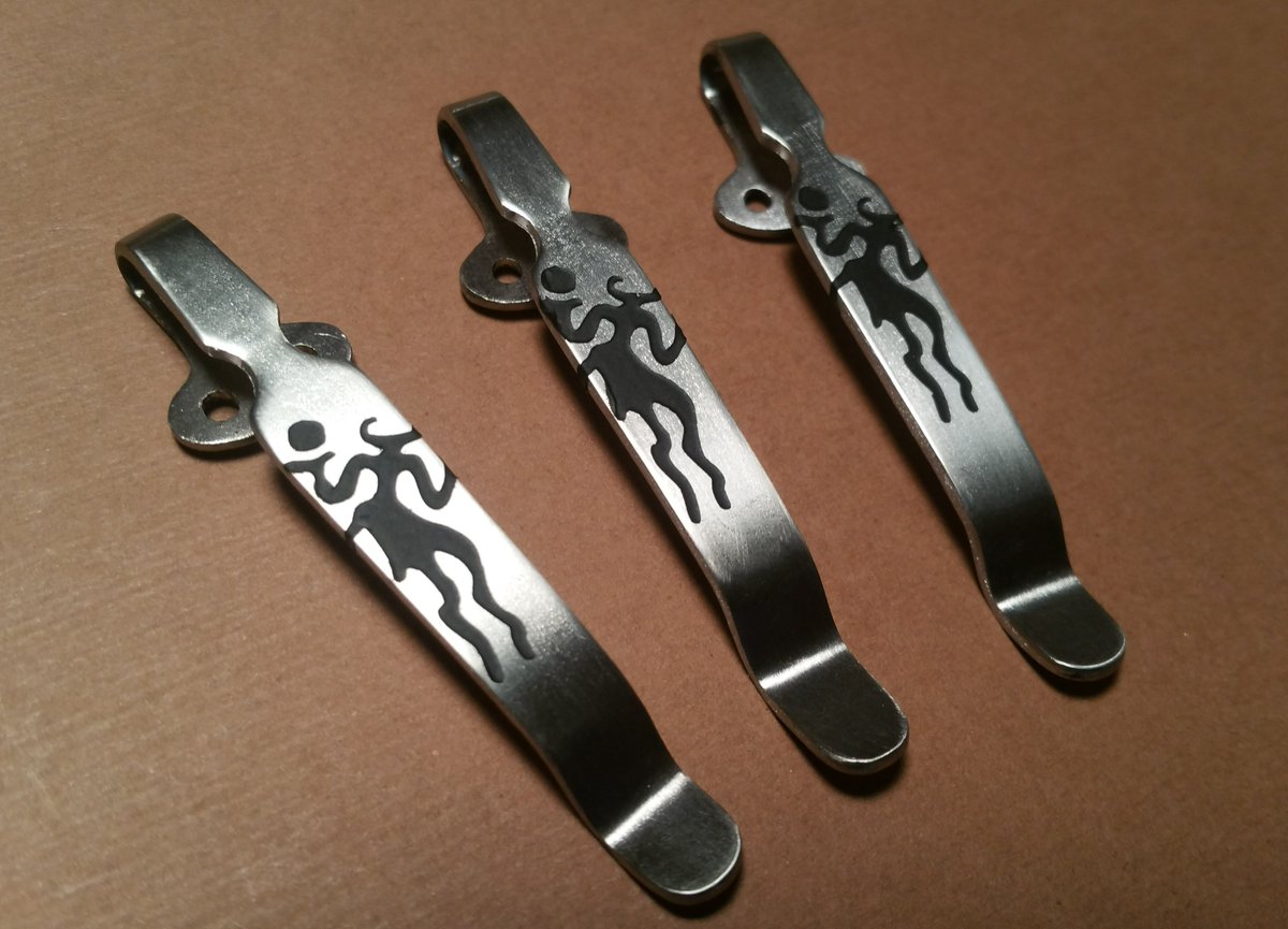 popscustomclips's tweet photo. @nftguid Opensea collection called 10 Years in Titanium. https://t.co/NiDC1avwCc  My 10 year self-taught journey creating knife-art though titanium pocket clips. $3K+ unlockable content. Artist story at https://t.co/BpRJwuY5Wl https://t.co/wuWO0Q56yp