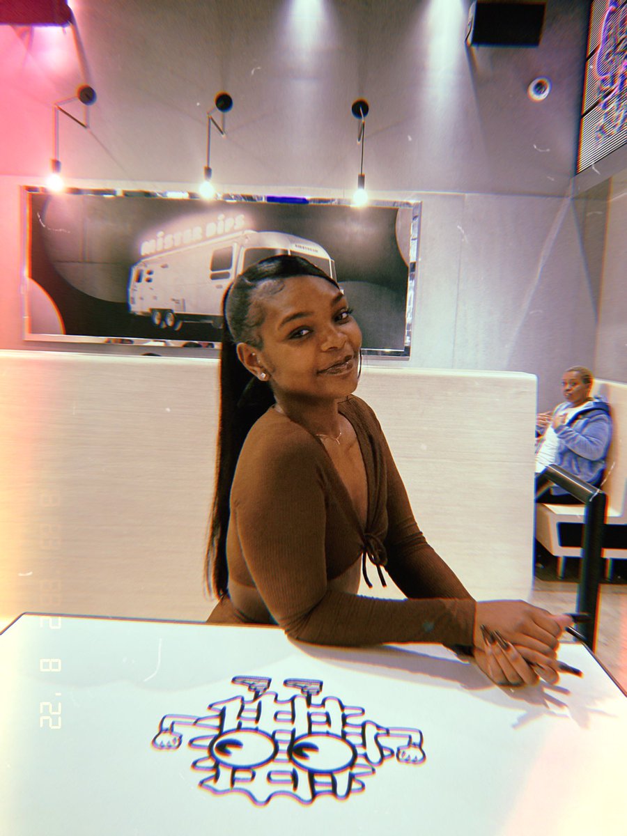 toocute_dejah's tweet photo. My birthday was this weekend 🥰. Cheers to my Kobe year 🥳 https://t.co/7Ivx9XWNB1
