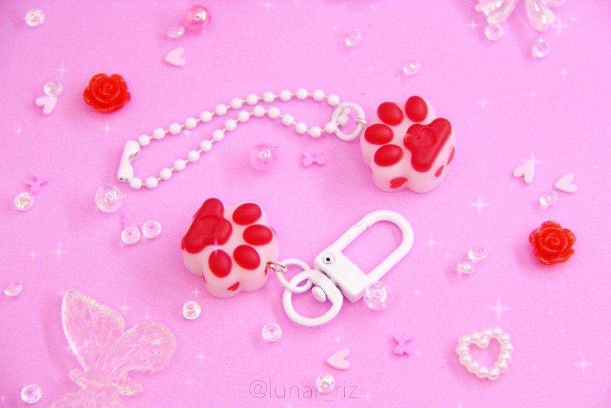 lunar_riz's tweet photo. 𖤐 พวงกุญแจอุ้งเท้าแมว 🐾
Valentine's colletion +｡:.ﾟ🌹⋆*♡･:
รุ่นขาว-แดง ลายหัวใจ 𓆩❤︎𓆪
ꕀ เริ่มต้นอุ้งละ 49 บาท

สามารถเปลี่ยนอะไหล่และสีอะไหล่ได้ 

สามารถดูรายละเอียดต่างๆ ได้ใน
📍 https://t.co/hfEB2hwvuU 

#พวงกุญแจ #พวงกุญแจเรซิ่น #ทาสแมว https://t.co/ZEeVQ42srK