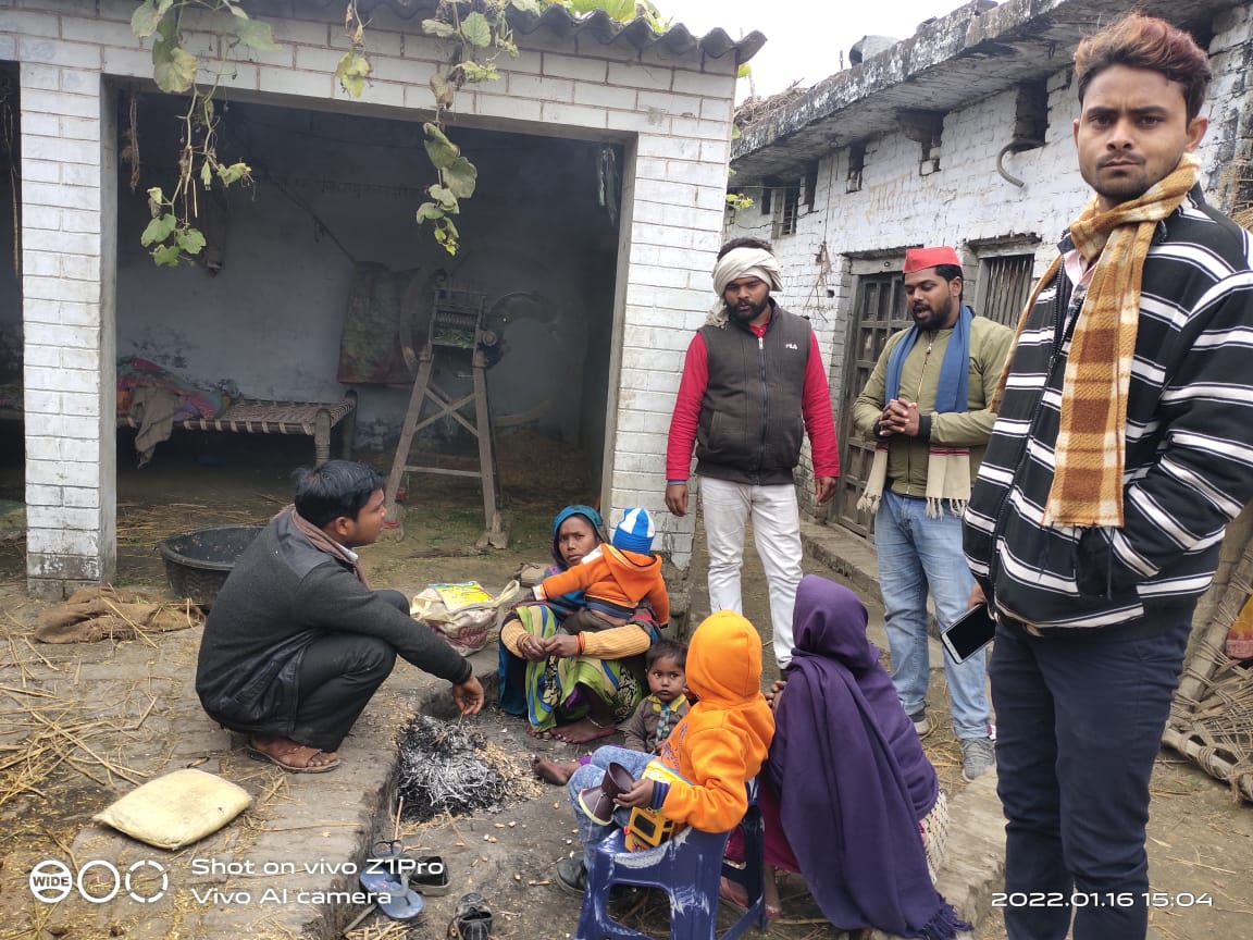 IndraDevGupta's tweet photo. श्री@RamkaranNirmalजी के निर्देश पर
जनसंपर्क
#लोहियावाहिनीश्रावस्ती
@yadavakhilesh @samajwadiparty @gajendrasinghps @AmrendraArya1 @manishjagan @samajwadipradip @BhadauriyaAnand @IndraDevGupta @arjunyadav022 @vijaysahumoon @NareshUttamSP @proframgopalya1 @dimpleyadav @MediaCellSP https://t.co/VhYxo3CsVz