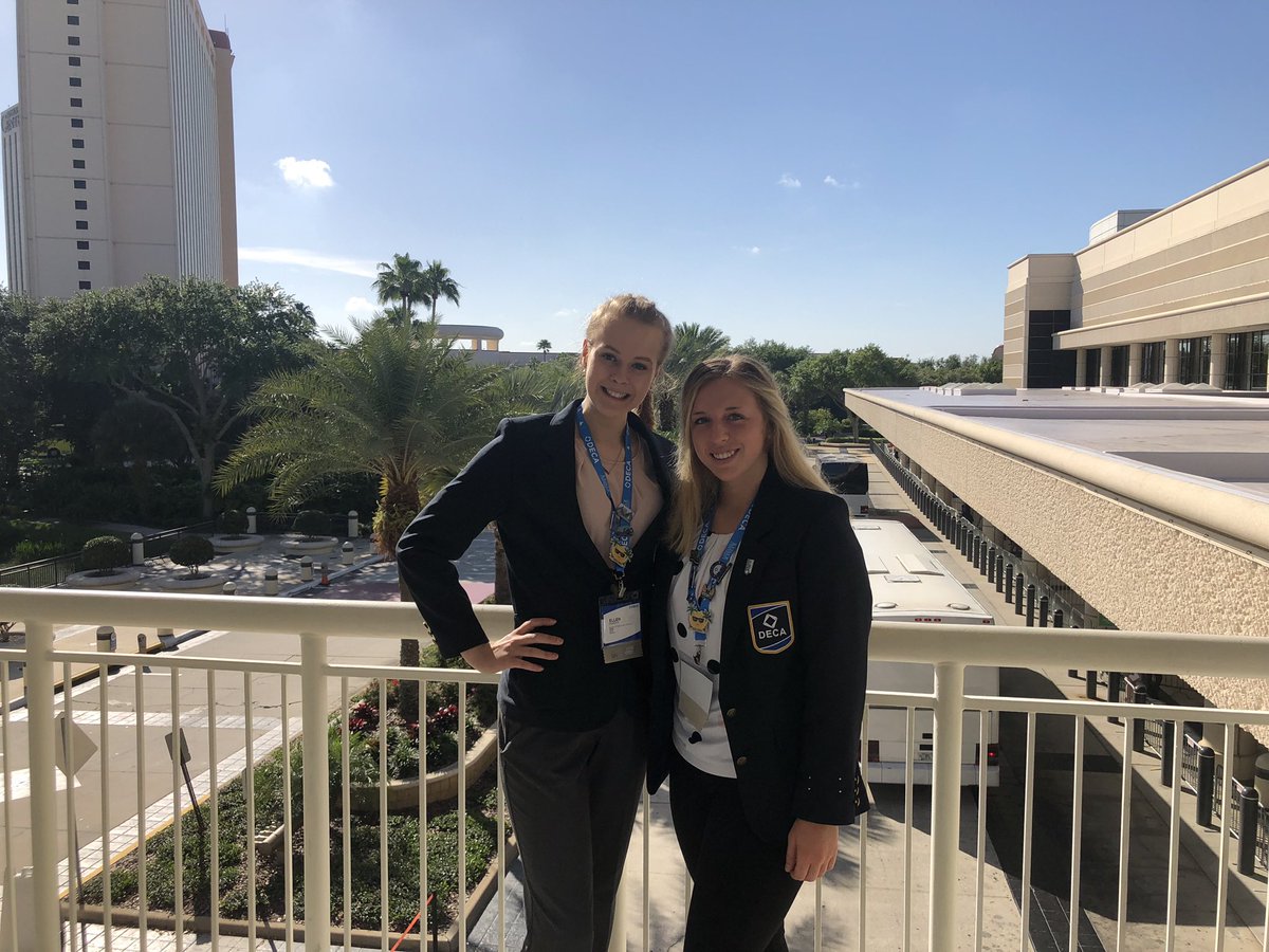 jmoser17's tweet photo. Looking back at DECA for #DECAalumni I think of all the great opportunities it gave to me to travel, learn, and meet new people. It is such a great organization that gives you SO many skills to succeed, and helped me choose the career path in the business field 👩‍💼💙 https://t.co/sR54B3ifA8