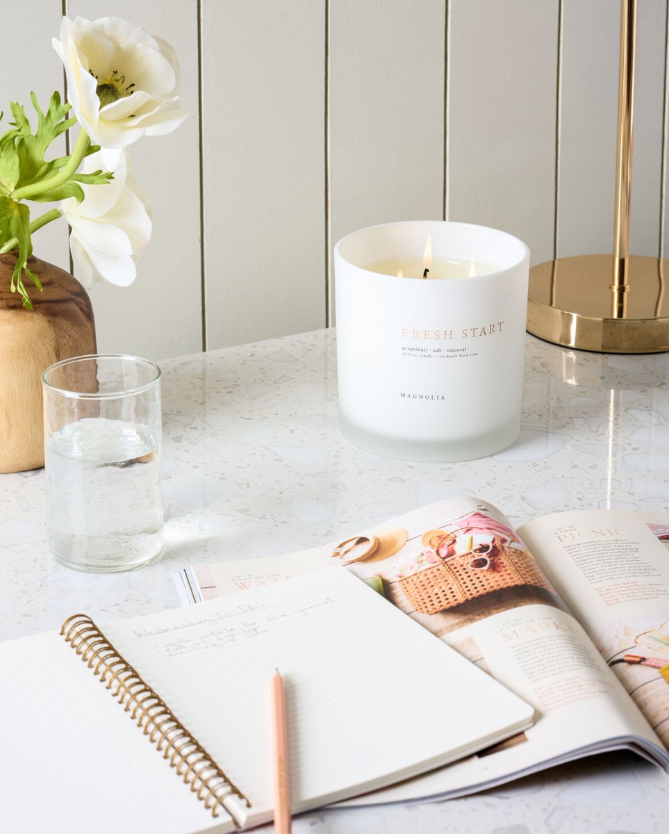 magnolia's tweet photo. Crafted for spring days and fresh starts, our spring candle carries notes of grapefruit, salt, and mineral. #MagnoliaMarket https://t.co/vlFGc4z3Pe https://t.co/KIZ2qj5nq7
