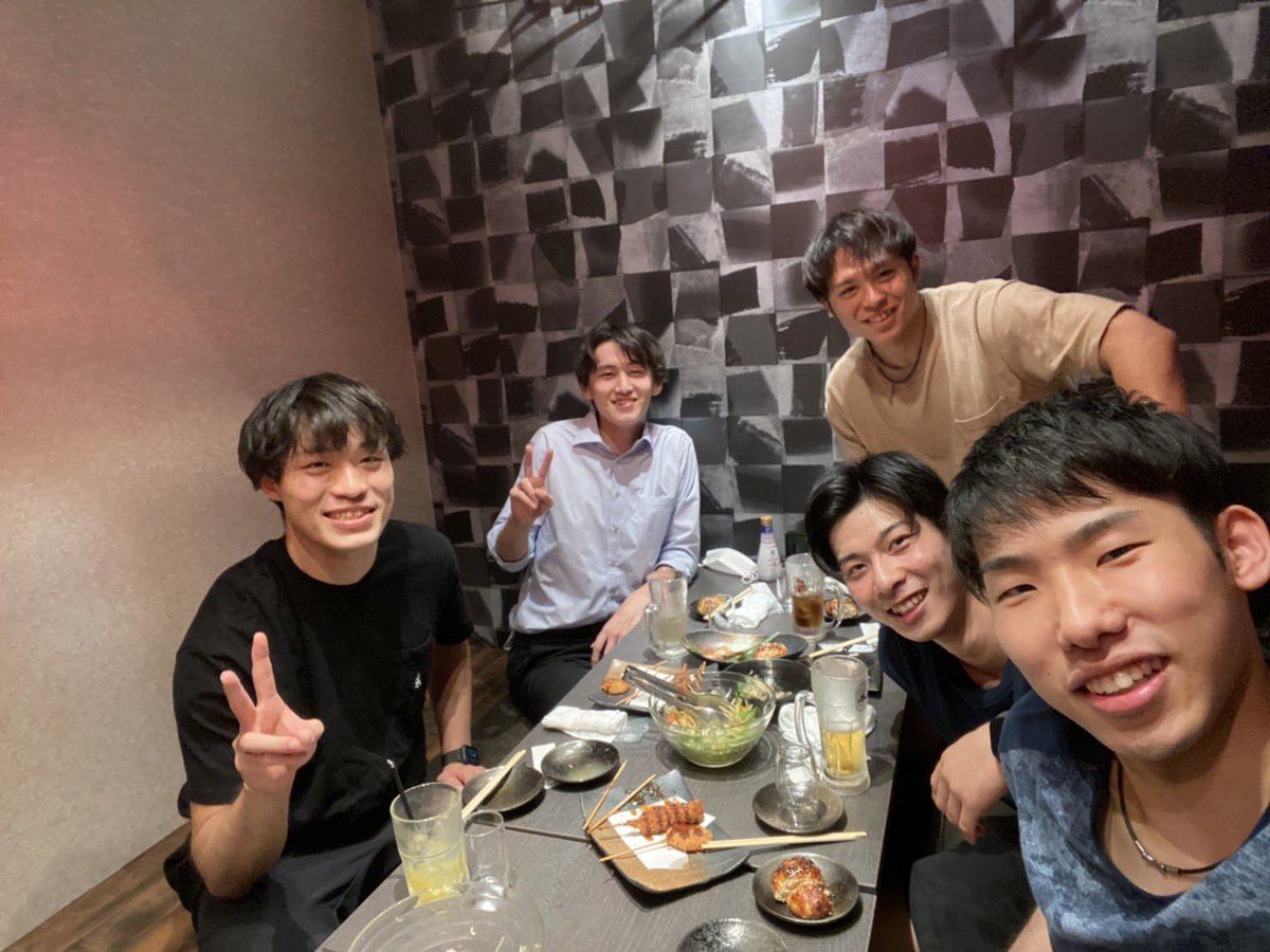 nobu_2308's tweet photo. よくよく考えてみたら、
めっちゃイケメンに囲まれていた事に今気付かされている。

高校の同期の応援もよろしくお願いします！

#山田滉太
#三木裕人
#吉田魁成
#福井工大福井 https://t.co/NbfC2o0PF0