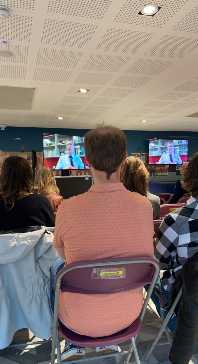 Our Vice- Chancellor @UCLan Professor Graham Baldwin formally welcoming employers and learners on to Preston Campus 🙌🏼 #NAW2022