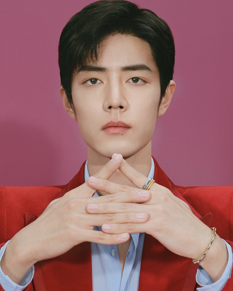 Debuting the #GucciLinkToLove campaign with Global Brand Ambassador #XiaoZhan. Colorful portraits by #LeslieZhang showcase the geometric fine jewelry. Creative Director #AlessandroMichele, Art Director #ChristopherSimmonds. Discover more on.gucci.com/_GucciLinkToLo… #GucciJewelry