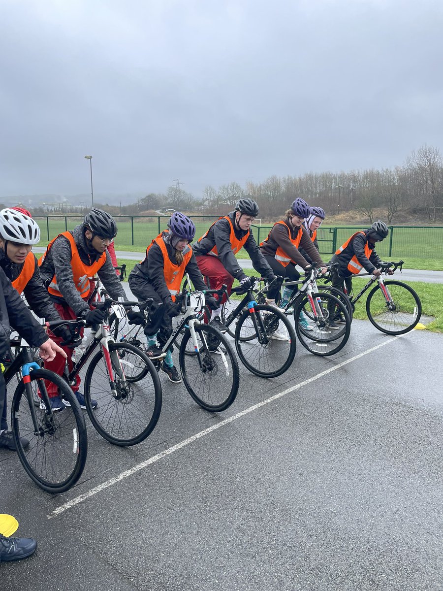 Fulneck PE Department tweet media