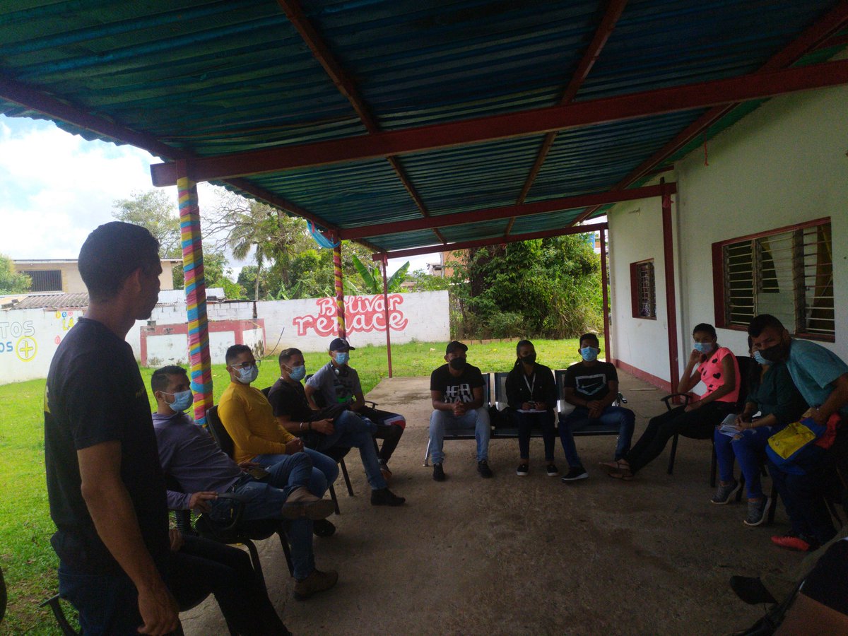 manuel_psuv1's tweet photo. #Hoy se está realizando reunión con la juventud del partido socialista Unido de Venezuela donde se presenta propuesta para el día 12de febrero día de la juventud 
@NicolasMaduro
@dcabellor
@amarcanopsuv
@JuventudPSUV
#juventudvictoriosa https://t.co/DYti9Ykg7Y