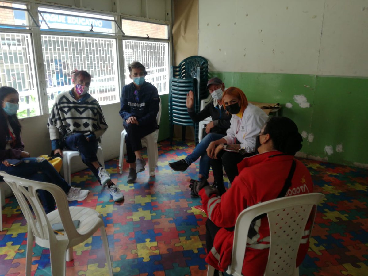 SubLGBTI's tweet photo. 🏳️‍🌈📒✌️ Se desarrolló la reunión de la #MesaLocal y 'Red de Afecto' de la localidad de Santa Fé,CDC Lourdes. Dónde se abordó el plan de acción 2022.

@SubLGBTI 

#BogotáEstáMejorando https://t.co/BFar79ZWCh