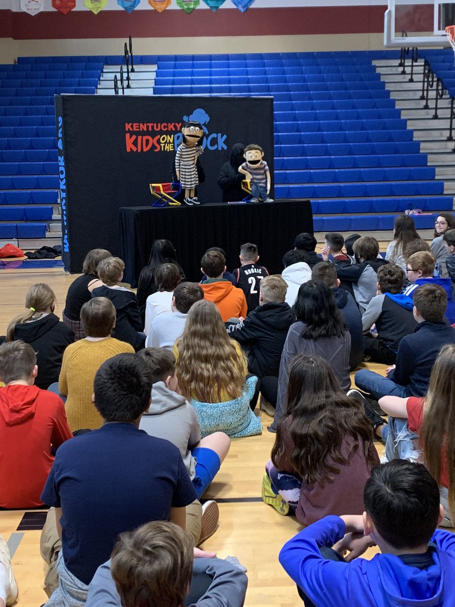 JresRudolph's tweet photo. Kicking our morning off with a lesson on bullies from Kids on the Block.  #rocketslaunchkindness @JresRockets https://t.co/ZMLQkoy2OM