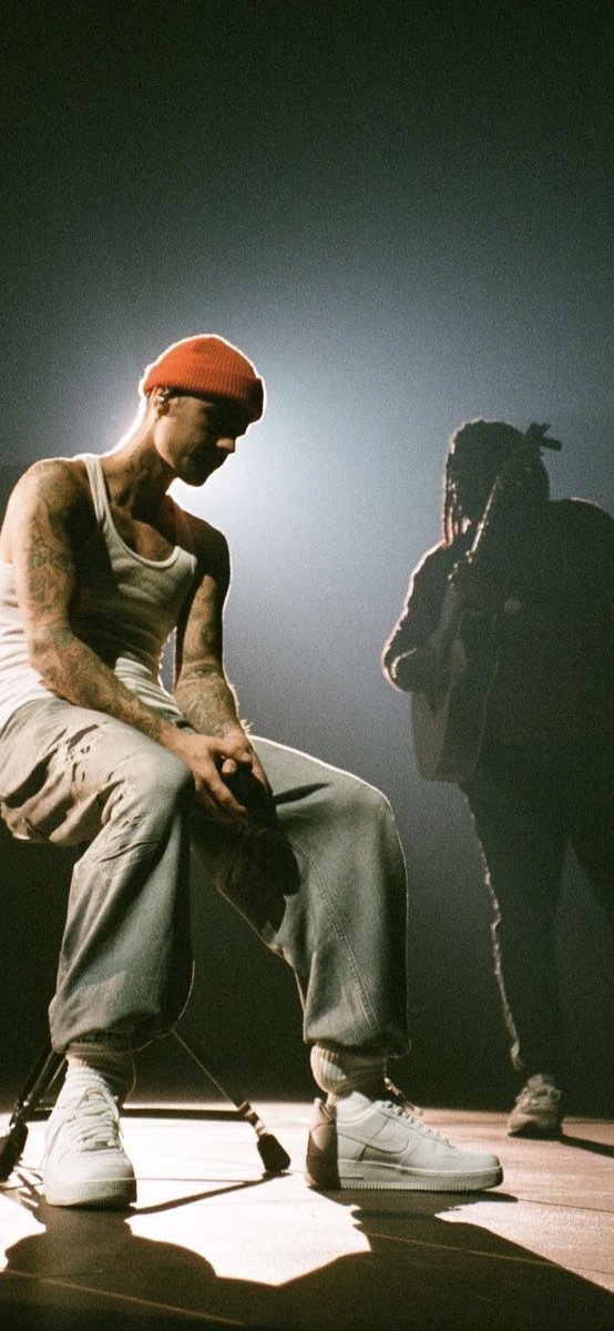 buzztinx2much's tweet image. efectivamente el Justice Tour nos respira en la nuca.