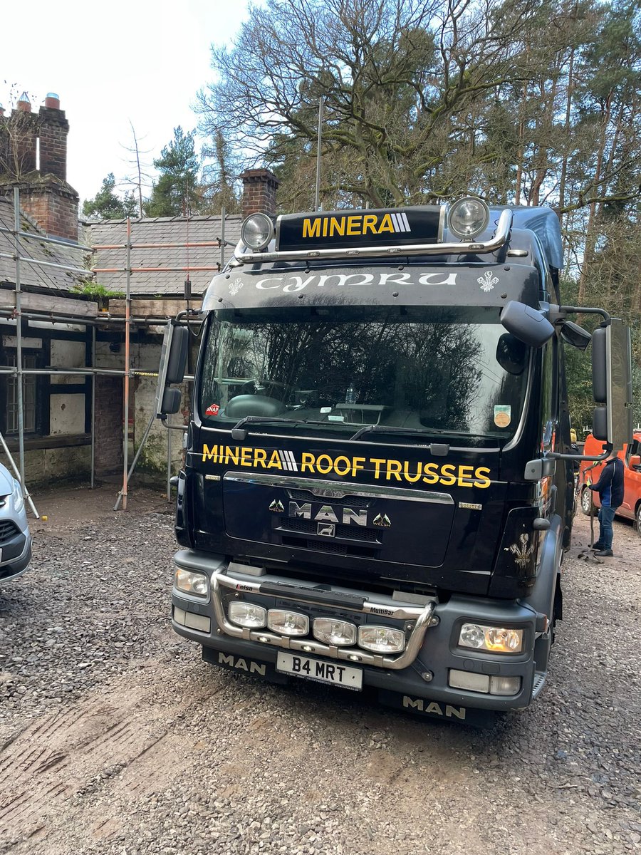 creights5's tweet photo. Massive thanks to the team @roof_trusses today. Incredible service and keeping it local 💪🏼 https://t.co/r0uD33PsiU