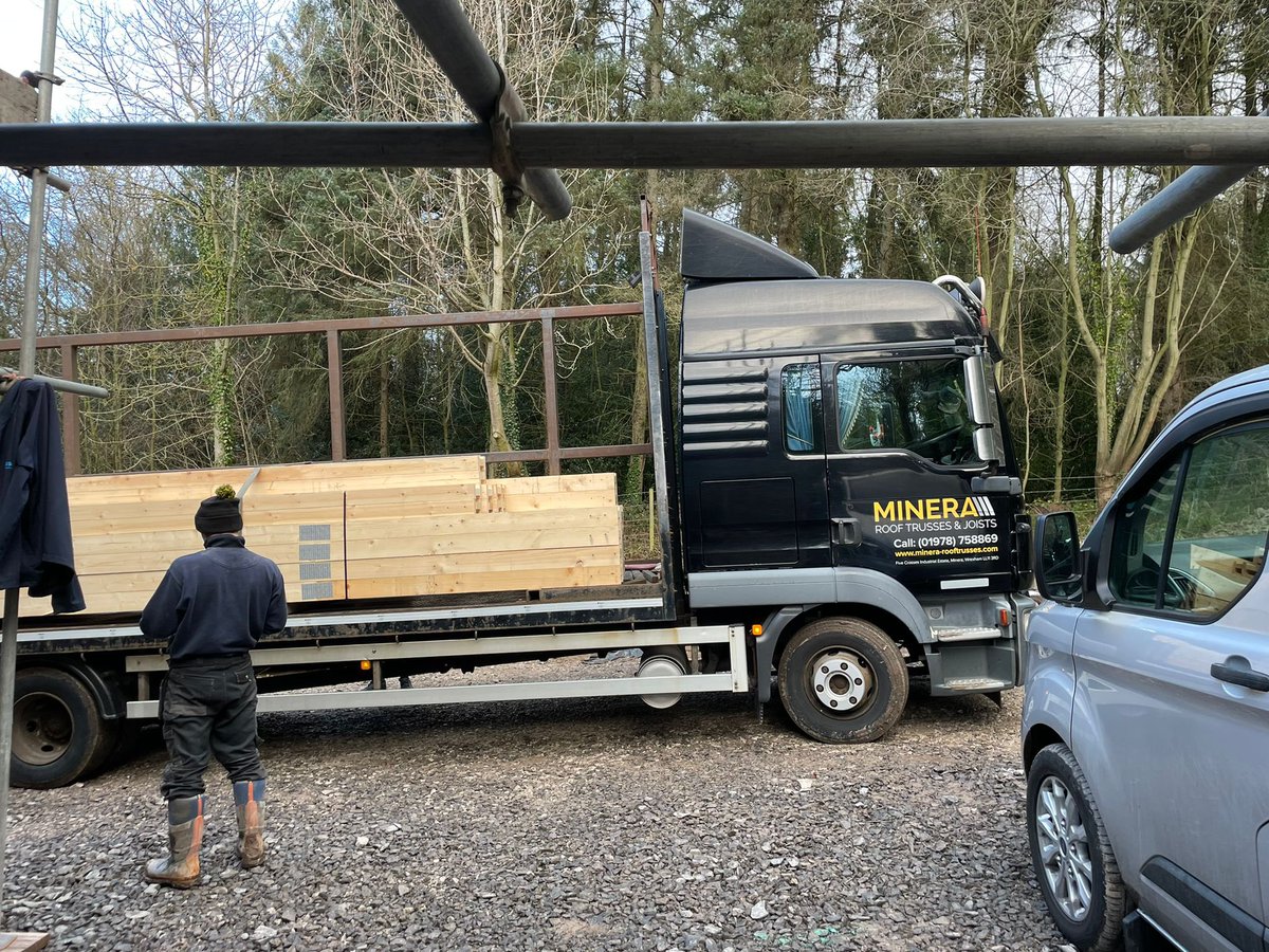 creights5's tweet photo. Massive thanks to the team @roof_trusses today. Incredible service and keeping it local 💪🏼 https://t.co/r0uD33PsiU