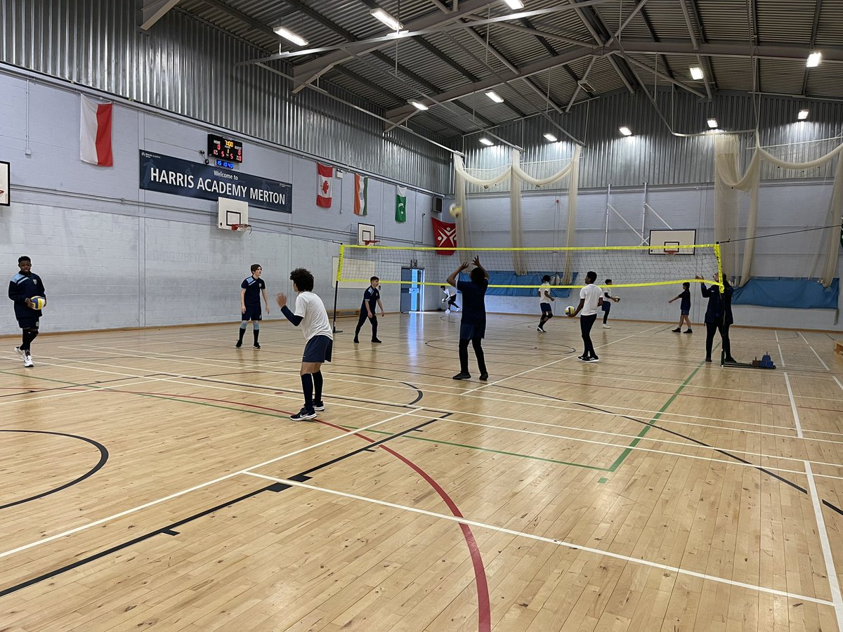 HarrisMertonPE's tweet photo. The boys getting a quick last minute warm up in before their first ever volleyball match against @HAWI_PE ๐ #VolleyballRules @VballEngland https://t.co/3a1ueAZLi5