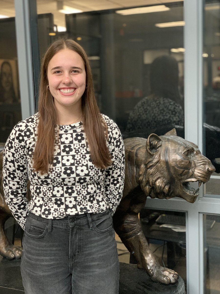 LovelandCounsel's tweet photo. Congratulations to Chloe Etter on her acceptance to The Ohio State University, where she plans to attend next fall and study Marketing!👏👏👏⭐️⭐️⭐️ https://t.co/JWh3HEnTgs