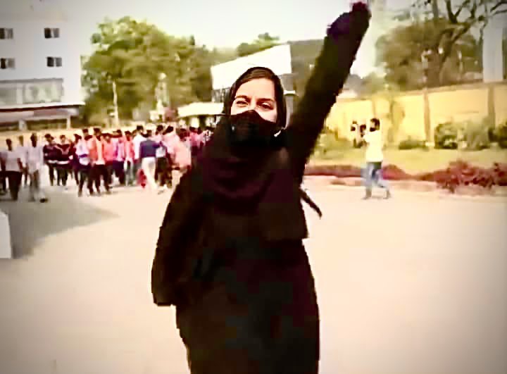 syedabaqri's tweet photo. A lioness walking amongst vultures .🔥
#HijabisOurRight 
#HijabRow 
#HijabIsFundamentalRight 
#HijabIsIndividualRight 
#AllahuAkbar https://t.co/5MEAM7deAL