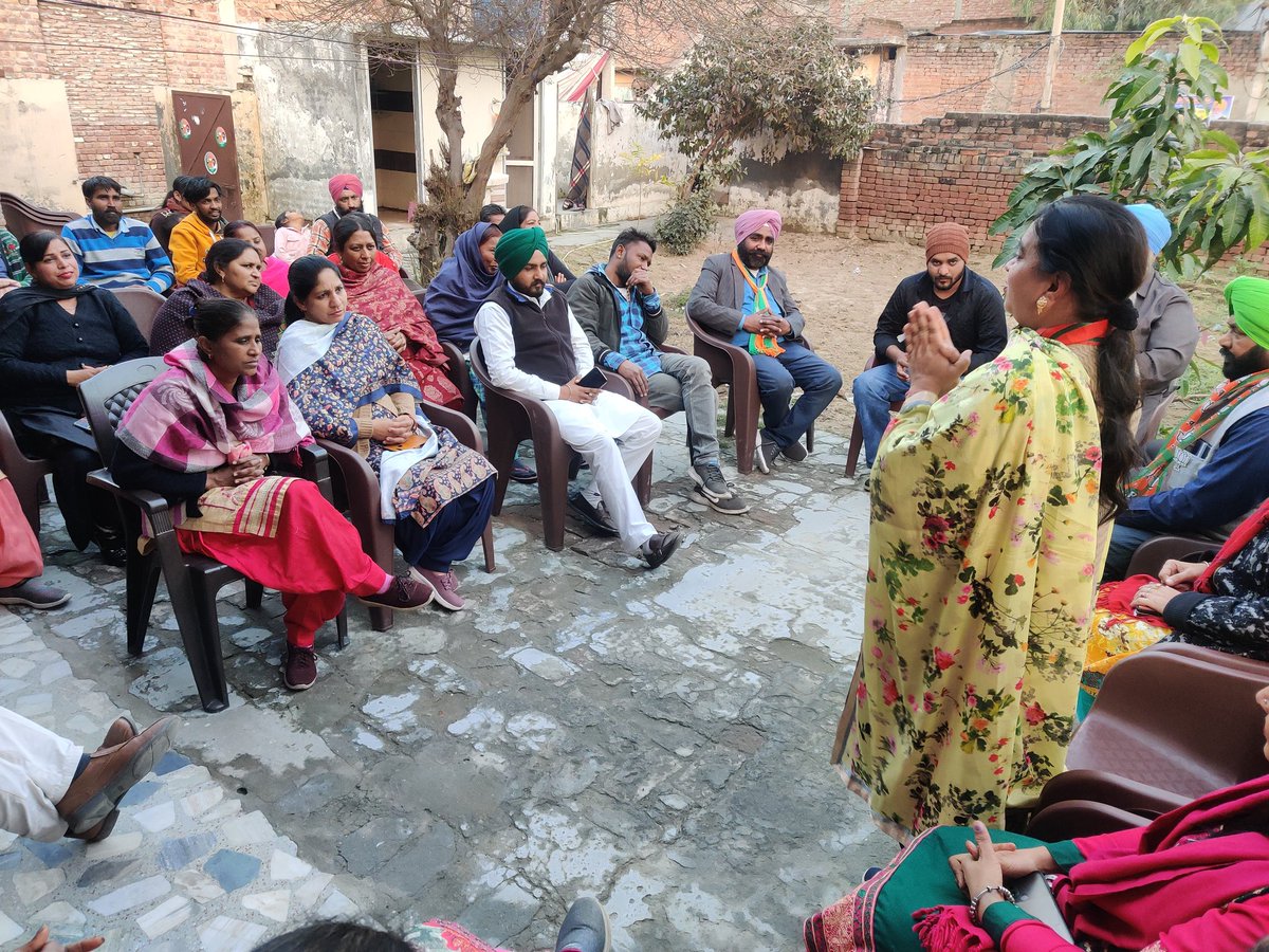 BhatiaJangra's tweet photo. कपूरथाला शहर में कुलविंद्र कौर जी के निवास स्थान पर आयोजित बैठक में मतदाताओं को संबोधित कर भाजपा प्रत्याशी सरदार @RsKhojewal जी के लिए वोट की अपील की। साथ में @GursharanjitK16 जी, महेंद्र सिंह जी, निर्मल जी, बलविंद्र सिंह जी व गुरप्रीत मौजूद रहे। @BJP4Punjab

#KapurthalaWithBJP https://t.co/GBYXedR7gL