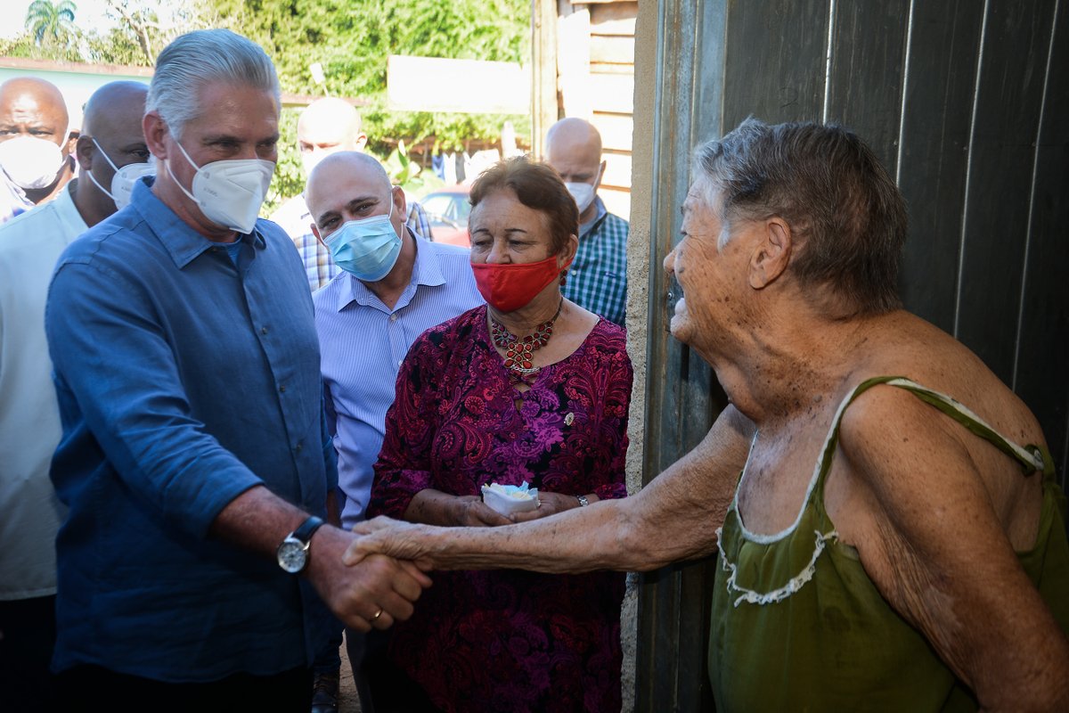 El Presidente <a href="/DiazCanelB/">Miguel Díaz-Canel Bermúdez</a> explicó el levantamiento que ha emprendido la dirección del país de cada uno de los programas sociales que el Comandante en Jefe impulsara a inicios del siglo XXI. Nos parece, dijo, que hay que actualizarlos y revitalizarlos.

bit.ly/34HRMHK