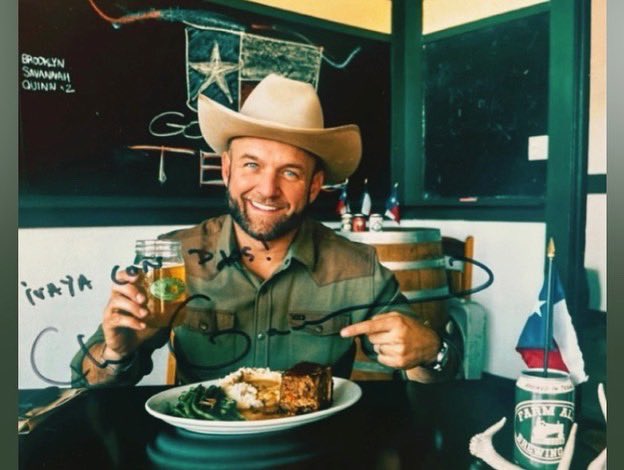 FarmAleBrewing's tweet photo. To our fans and supporters - Our West Texas brewery’s special PBS segment with #texasdaytripper airs on Dallas local PBS Feb. 12 at 10 am & Austin Feb. 17 at 8 pm. 🍻
We had such a FAB time with @chettripper and the crew at @farmalebrewingco
https://t.co/yU6a57SlWS https://t.co/4wpFWAzN5q