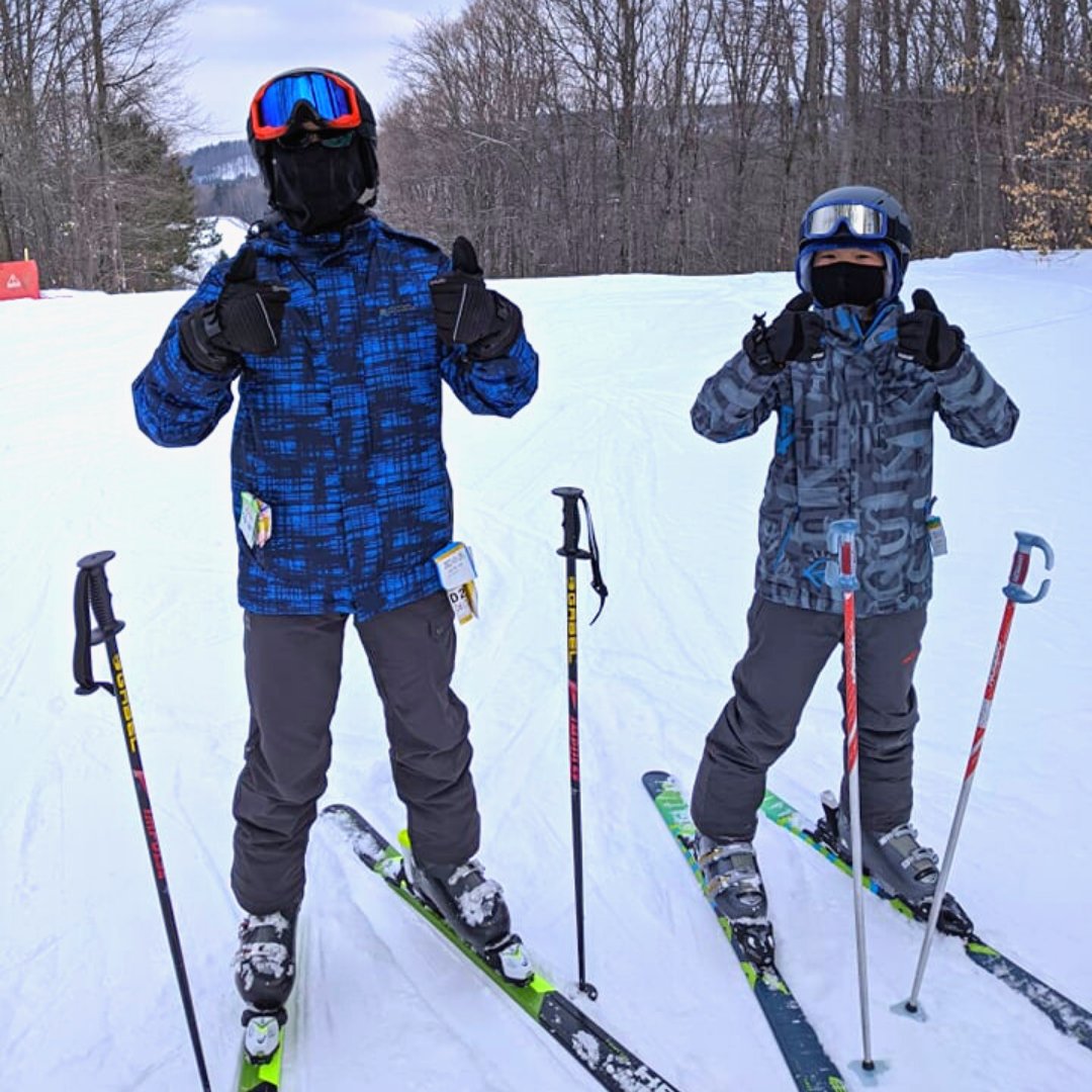 HorseshoeResort's tweet photo. Join us for Family Day Weekend! Create lasting memories on the slopes, tubing or exploring our Nordic trails. Reserve your tickets + rentals online in advance! Walk-up availability is not guaranteed.

https://t.co/f4RiX1okri

📸: Eric Li (1st photo) https://t.co/v7jCkAE7Qy