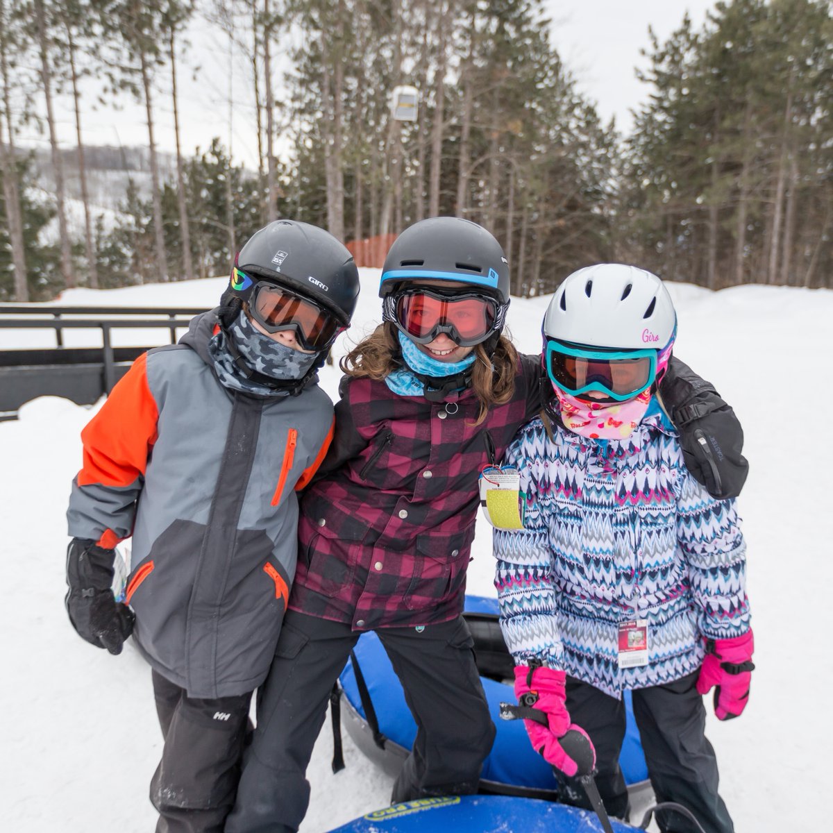 HorseshoeResort's tweet photo. Join us for Family Day Weekend! Create lasting memories on the slopes, tubing or exploring our Nordic trails. Reserve your tickets + rentals online in advance! Walk-up availability is not guaranteed.

https://t.co/f4RiX1okri

📸: Eric Li (1st photo) https://t.co/v7jCkAE7Qy