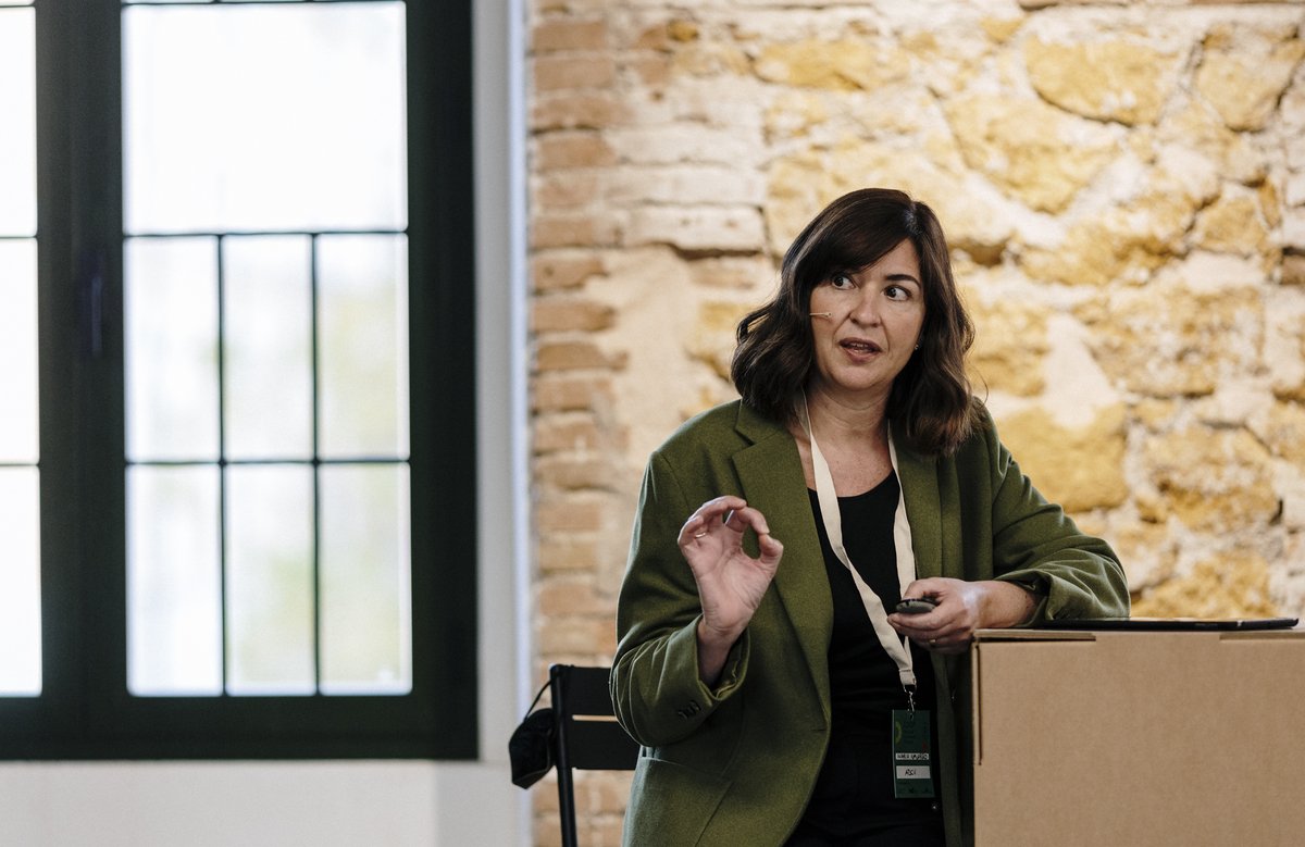 LoopMurcia's tweet photo. María Navarro, Gerente y Directora de Proyectos de la Asociación de Diseñadores de la Comunidad Valenciana - ADCV: "El diseño circular trabaja para tangibilizar el cierre del ciclo y evitar el desaprovechamiento de recursos" @manavato
#loopmurcia https://t.co/LKDryy1r3X