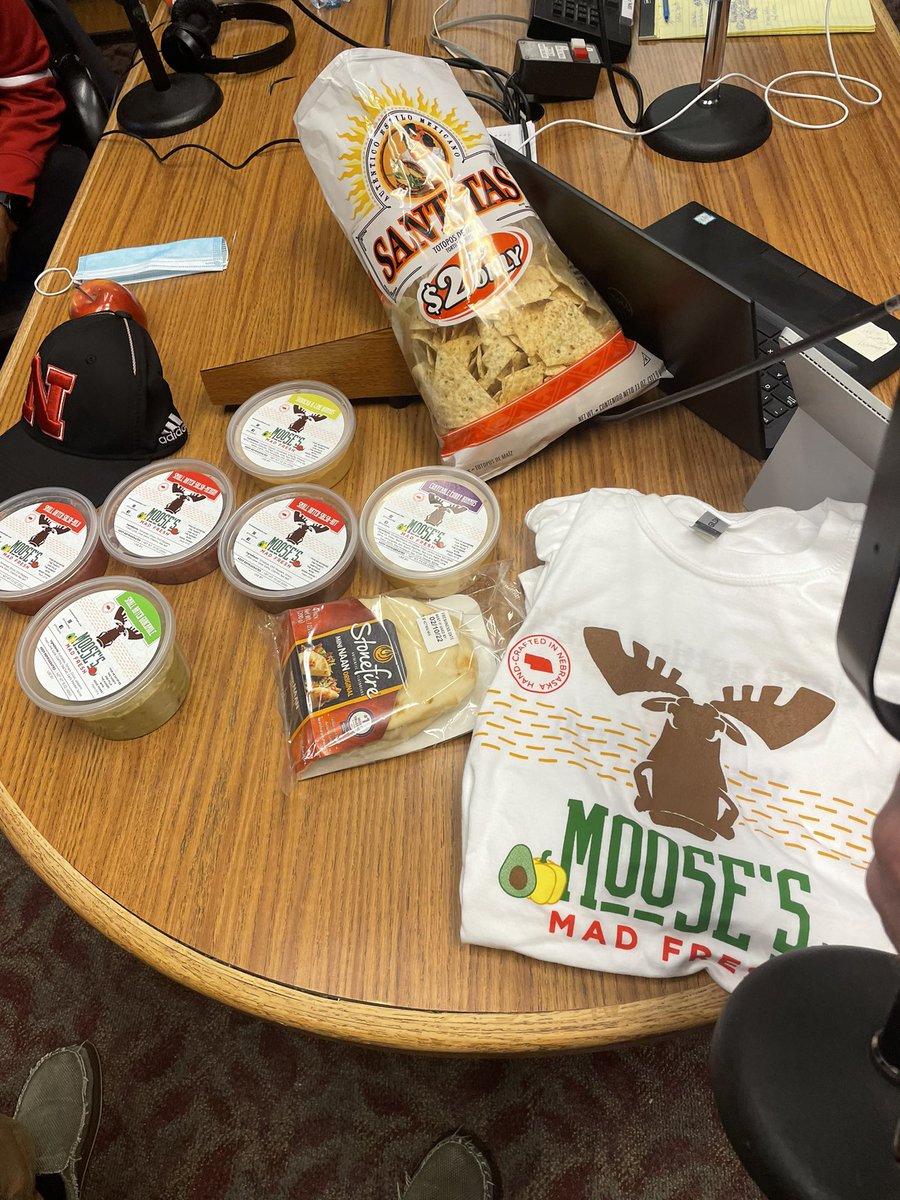 Hooksy33's tweet photo. Guess who’s in the house?   @moosesmadfresh @CdogMoose @ESPNLincoln @WillyOnTheRadio https://t.co/amZXzdfFQD